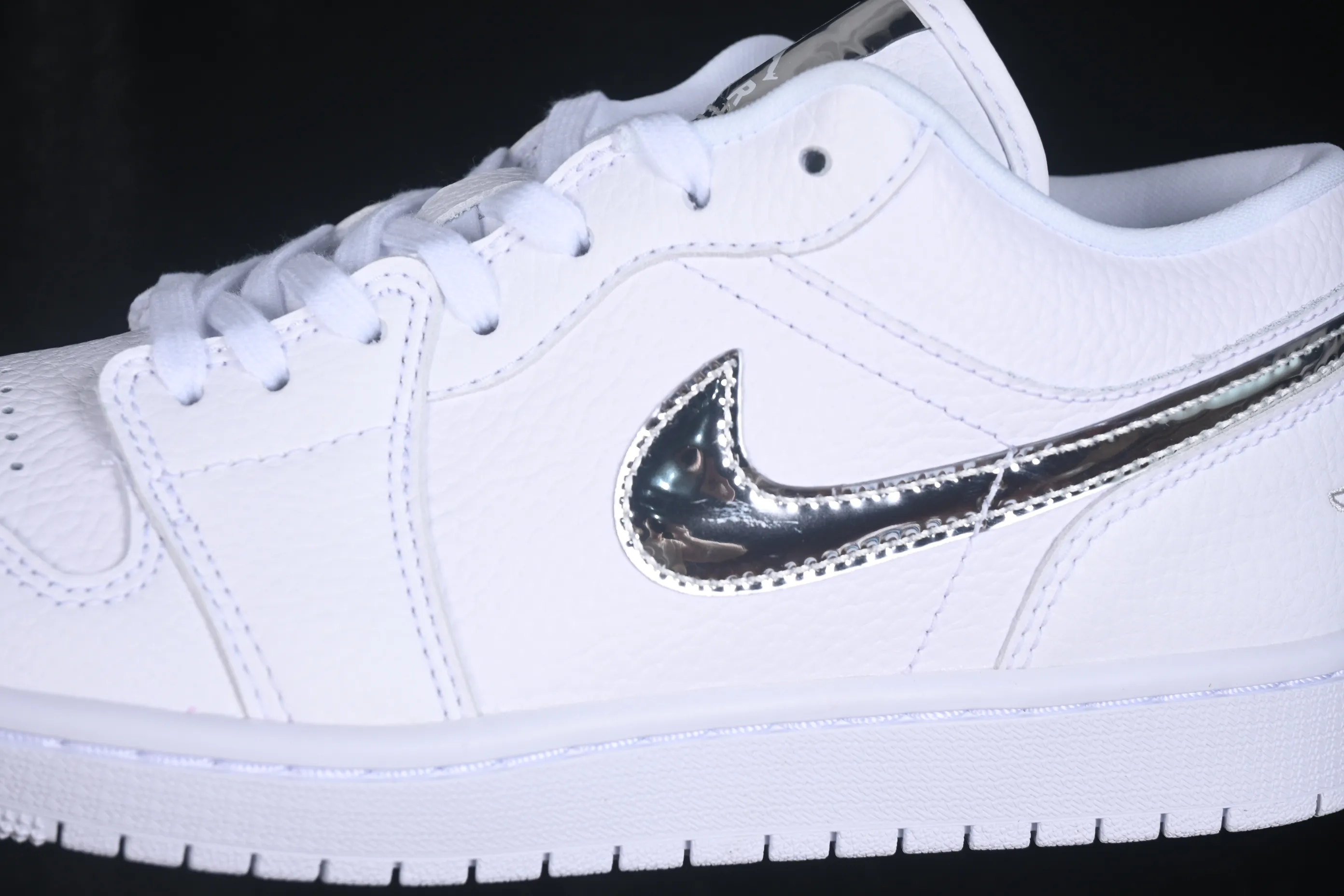 All categories Air Jordan Jordan series basketball shoes Air Jordan 1 Low G version pure original Air Jordan 1 Low AJ1 Joe 1 all silver hook low-top retro culture basketball shoes IQ9381-100